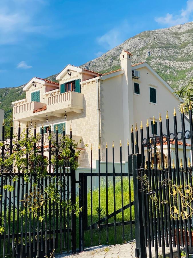 Villa Blanca Risan Luaran gambar