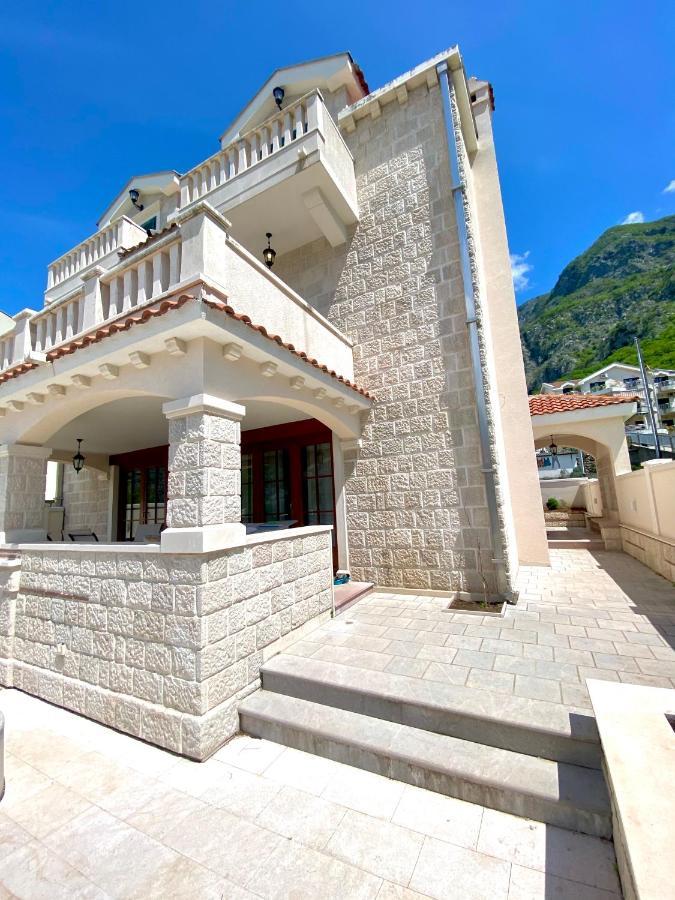 Villa Blanca Risan Luaran gambar